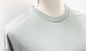 Tシャツカラー：グレーの写真を拡大する