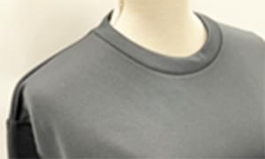 Tシャツカラー：ブラックの写真を拡大する