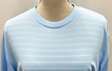 Tシャツカラー：ライトブルーを室内光で撮影した商品写真