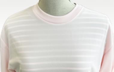Tシャツカラー：ベビーピンクを自然光で撮影した商品写真