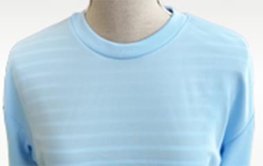 Tシャツカラー：ライトブルーを自然光で撮影した商品写真